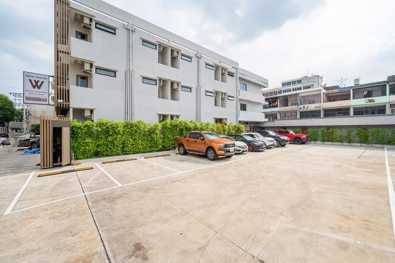 Hotel Wizpark Ratchada Bangkok Exterior foto
