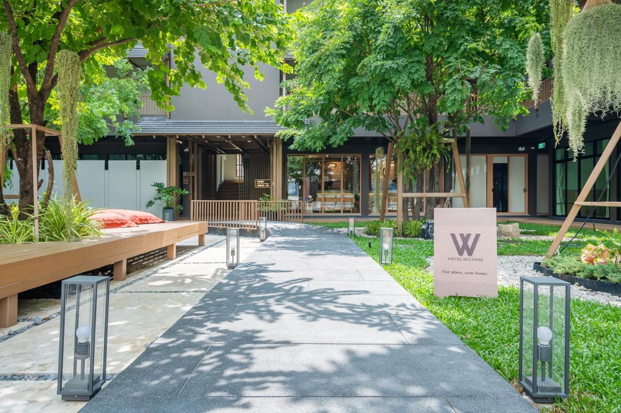 Hotel Wizpark Ratchada Bangkok Exterior foto